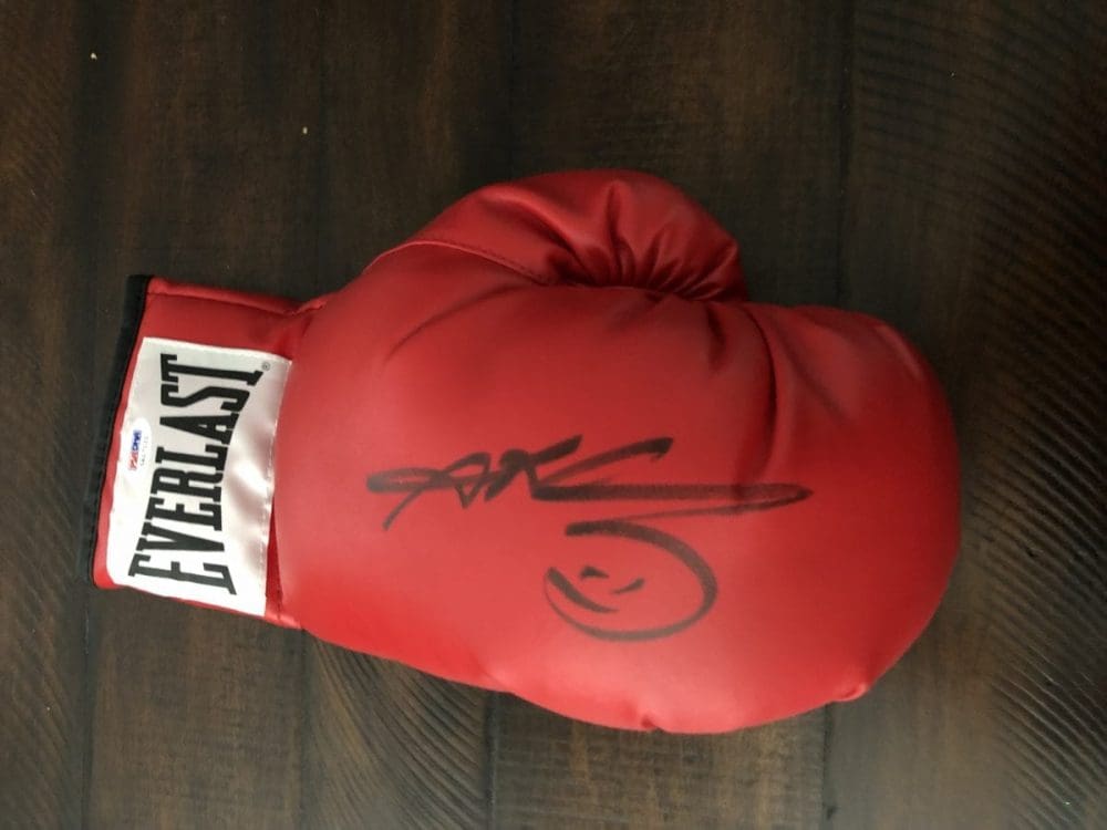 Sugar Ray Leonard Autographed Red Everlast Boxing Glove Betting Kings-Investment Advisors